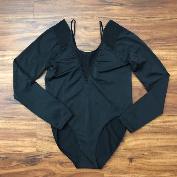 NWT Women’s Nike City Ready Seamless Bodysuit - Picture 3 of 15